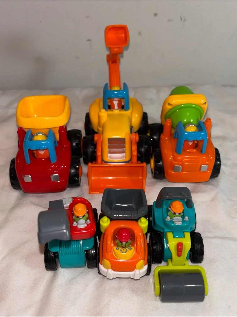 6 HULLE TOYS  Kids Construction Toy Vehicle Set -